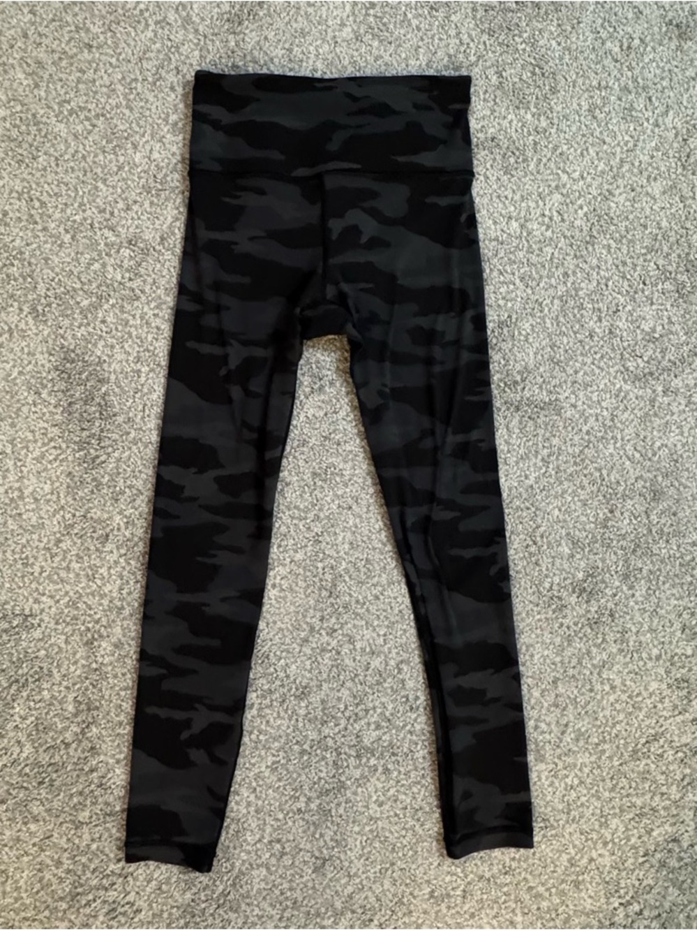 Athleta Elation 7/8 Tight Women's XS Black Camo 24 x 24 Stretch Leggings
